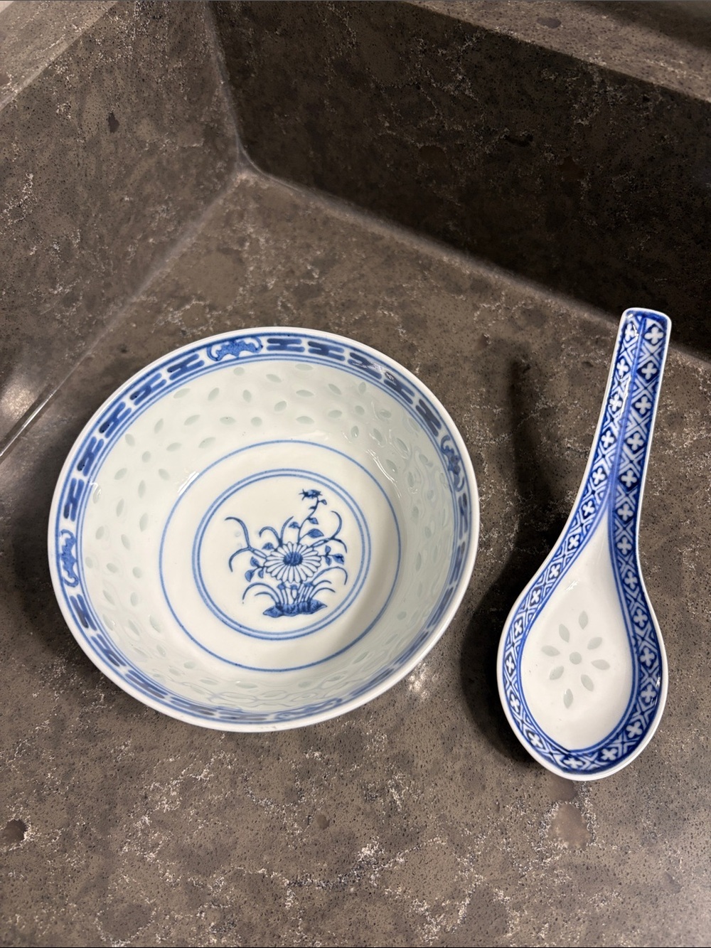 Vintage Chinese Blie White Rice Grain Porcelain Bowl and Spoon Set